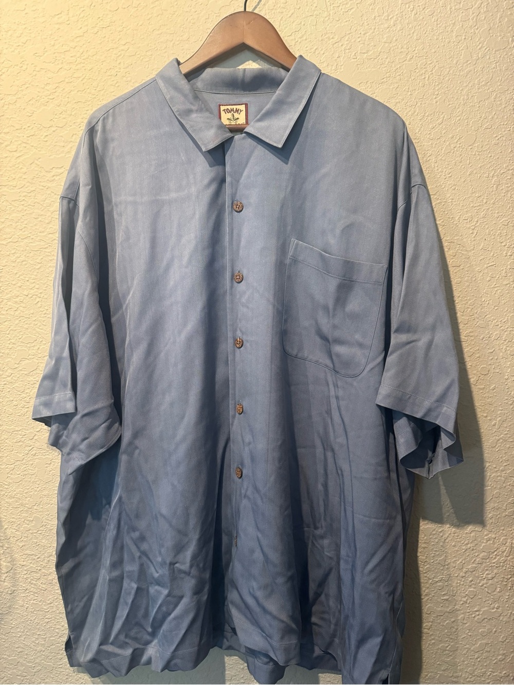 Vintage 100% Silk Tommy Bahama Sky Blue Short Sleeve Camp Shirt